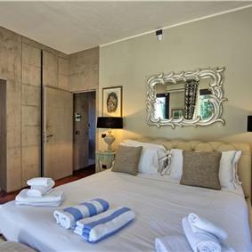 5 bedroom villa with pool and tennis court near San Gimignano, sleeps 10